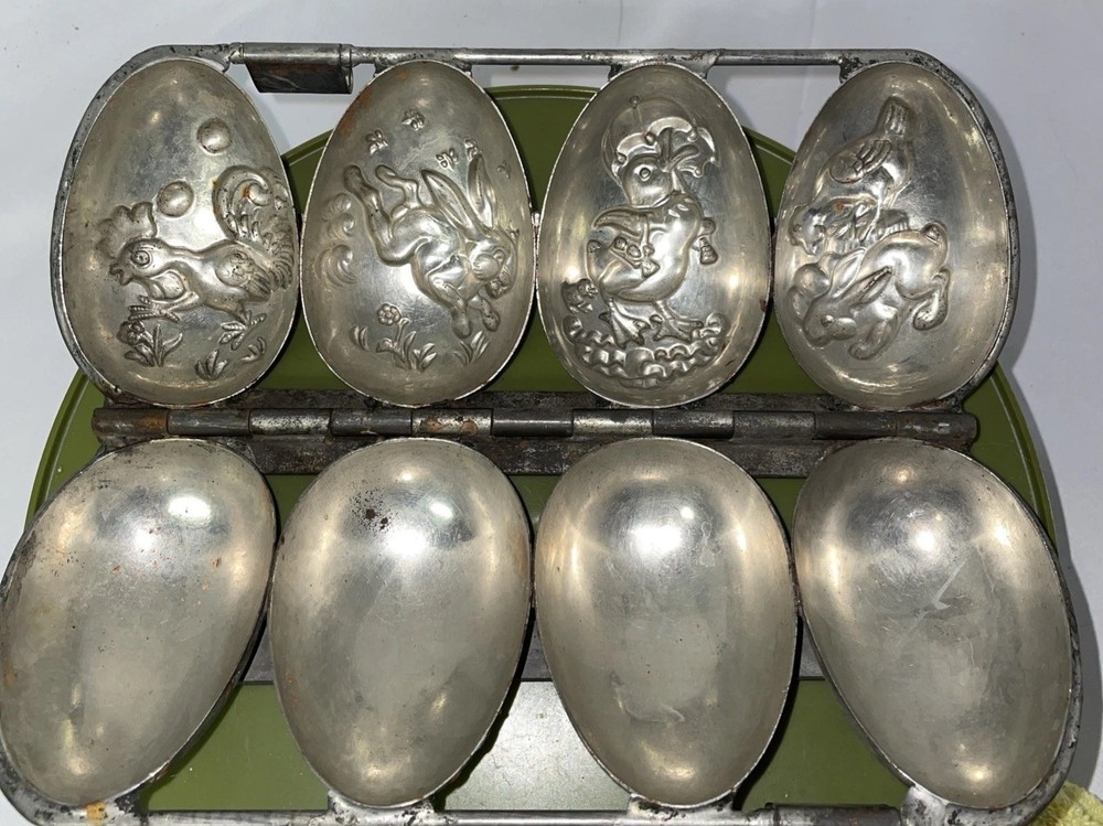TC Weygandt Co 4-Compartment Chocolate Easter Egg Mold