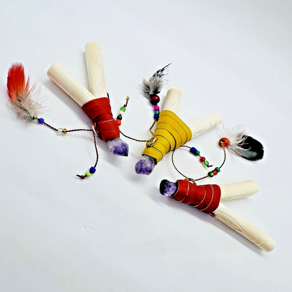 Kuripe Pipe with Feather, Leather and Amethyst | Llama Bone