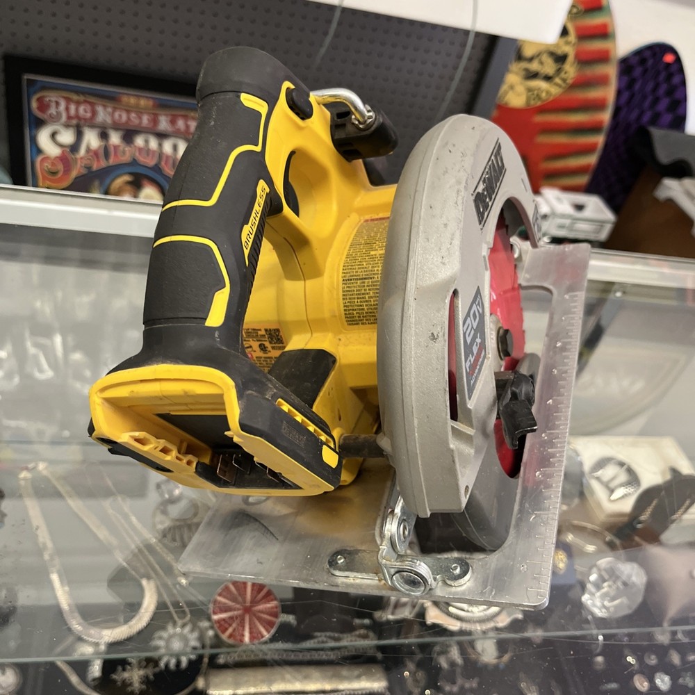 DeWalt Flexvolt Advantage 7 1/4" Circular Saw - DCS573 TOOL ONLY
