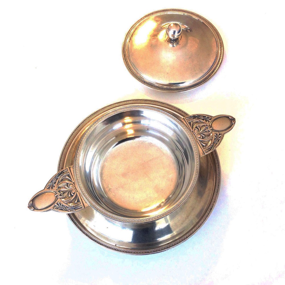 AN ANTIQUE SMALL SOLID SILVER WARMING DISH OR SAUCE BOWL PRODUCED BY WOLFERS