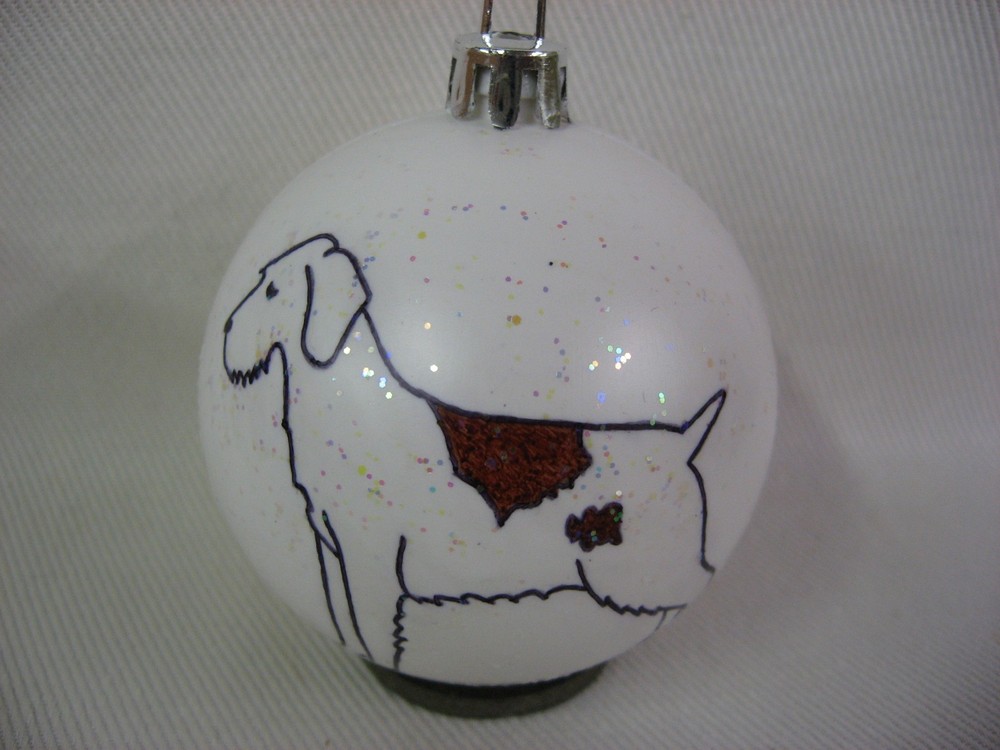 NEW HANDPAINTED GERMAN WIREHAIRED POINTER UNBREAKABLE CHRISTMAS ORNAMENT 2 1/2"