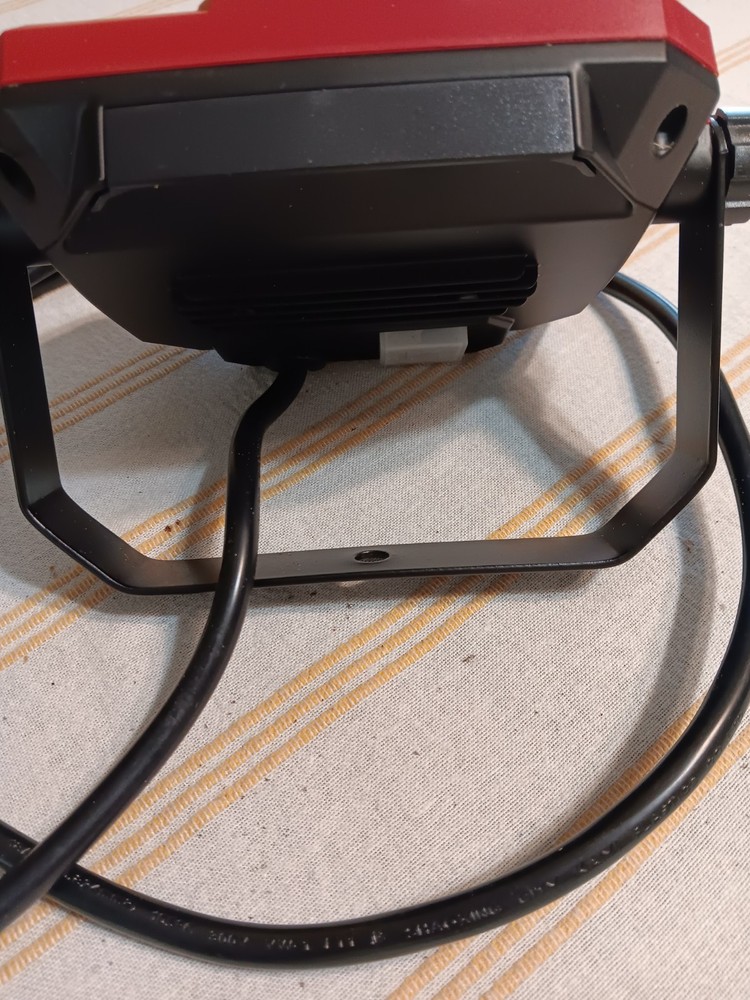 Hyper Tough Corded LED Worklight MPL1061AHR