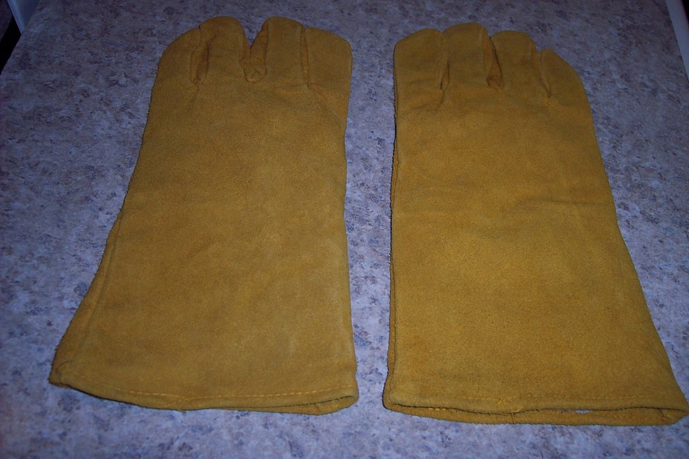 WELDING GLOVES NEW FREE S/H