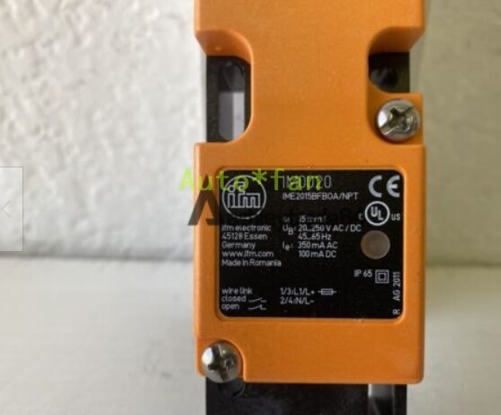 1PCS New IM0020 Inductive Proximity Sensor