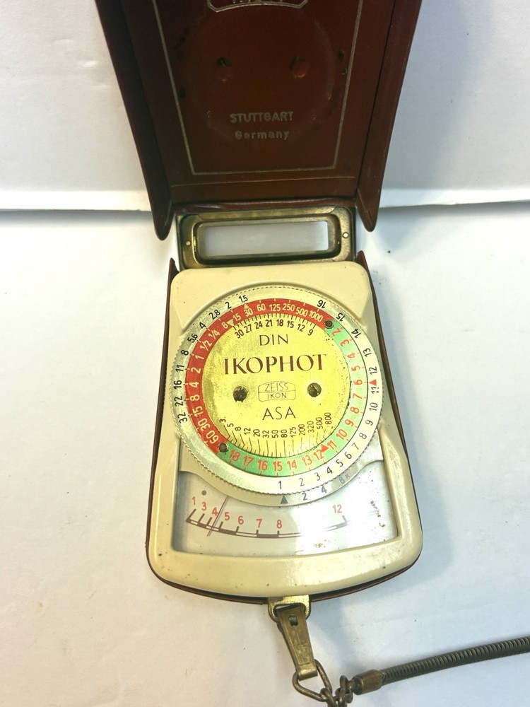 Vintage ZEISS IKON Ikophot Light Meter Incident Light Diffuser Leather Case