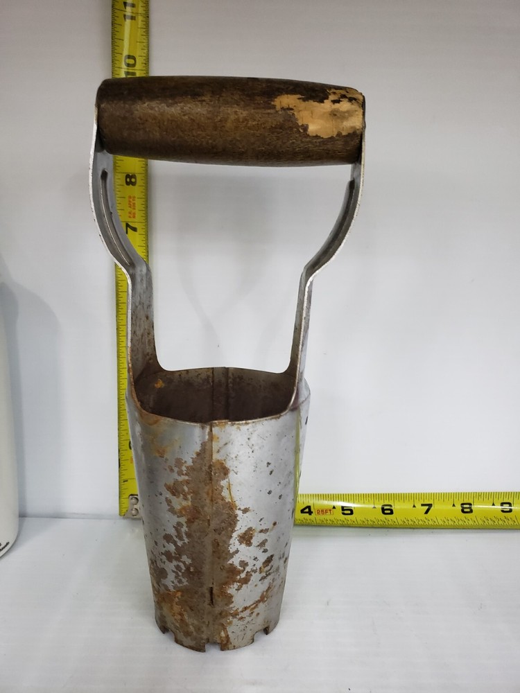 Vintage hall Heavy Metal Bulb Planter Tool