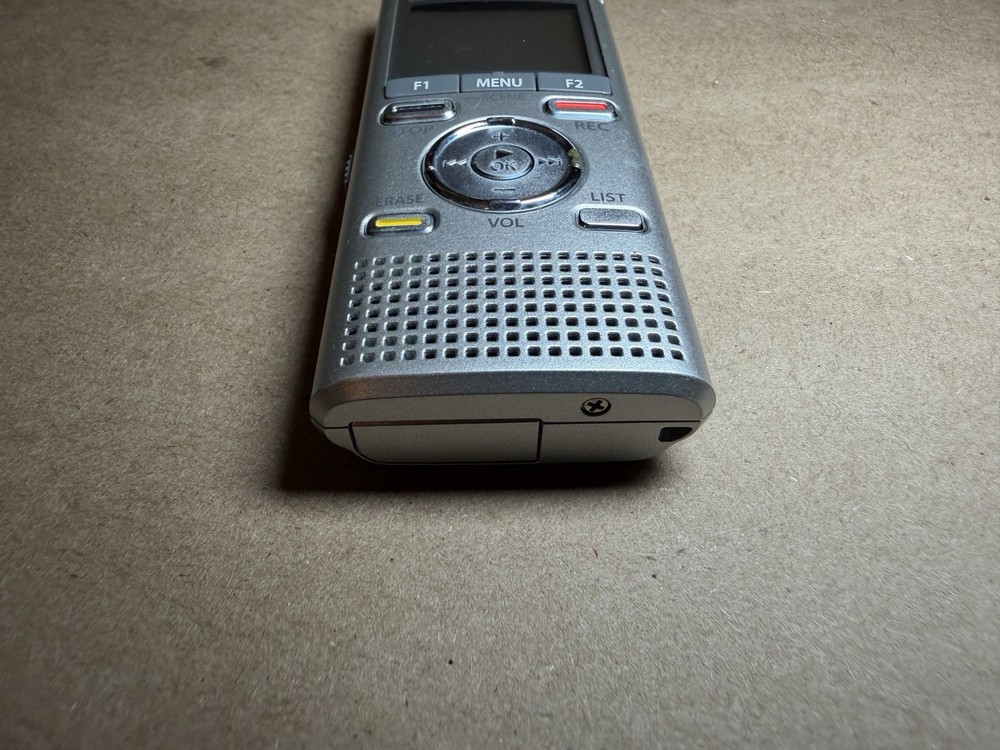 Olympus WS-821 Silver Multifunction Handheld Stereo Digital Voice MP3 Recorder
