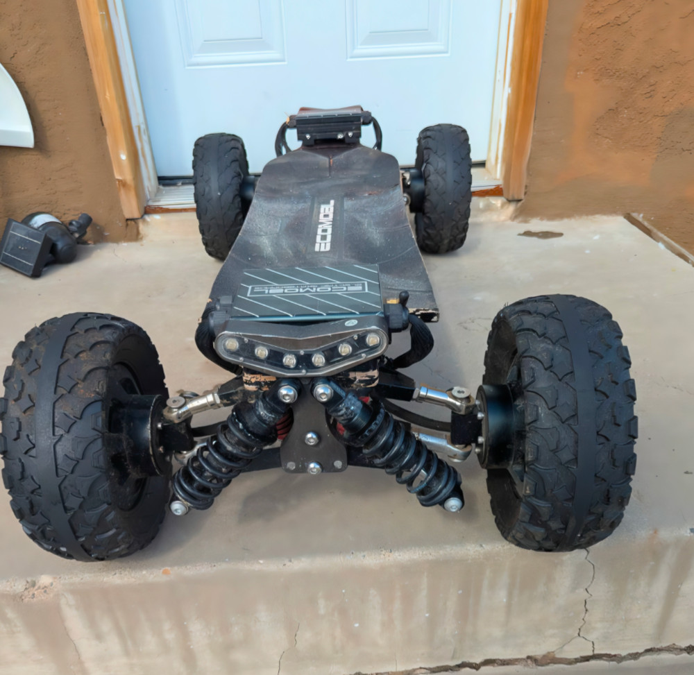Ecomobl M-24 Pro 4X4 skateboard