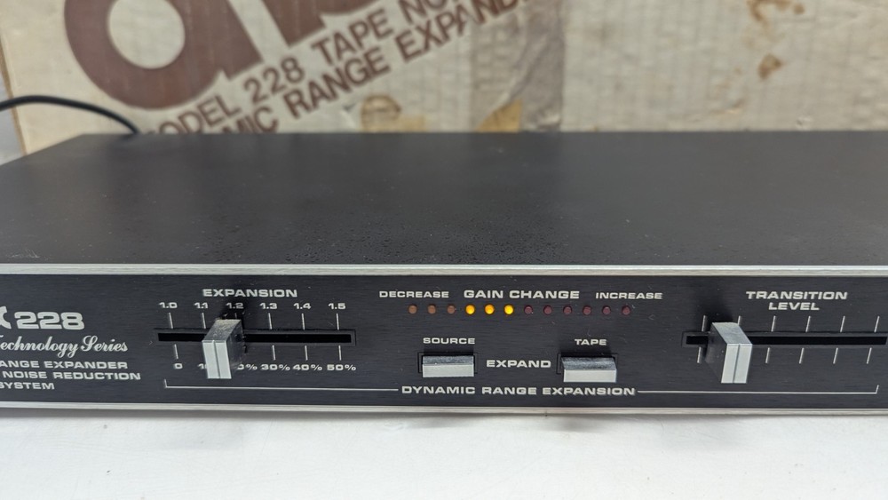 DBX 228 Recording Technology Series Dynamic Range Expander W Box Estate UNTESTED