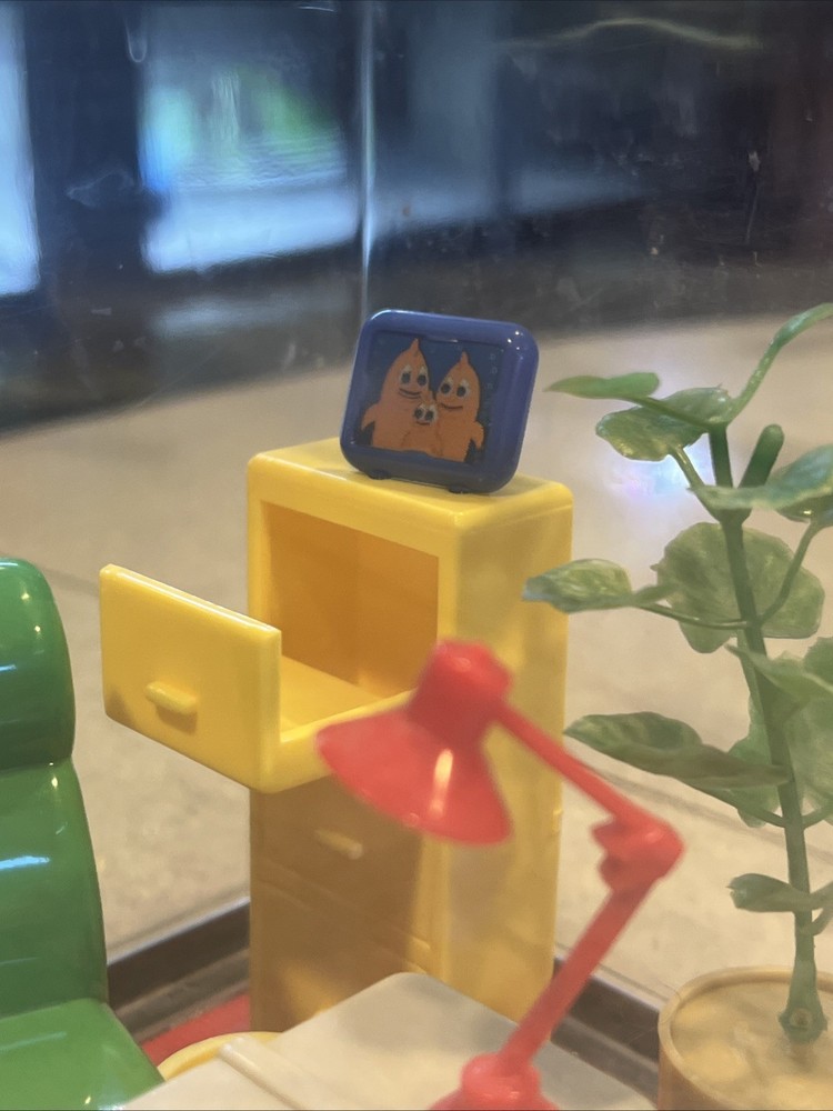 Office Fish Tank – big fish, small pond