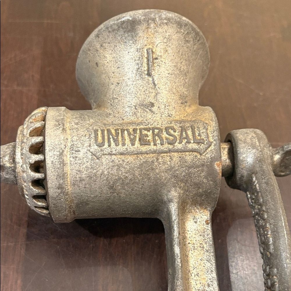 Universal Rustic Silver Metal Grinder