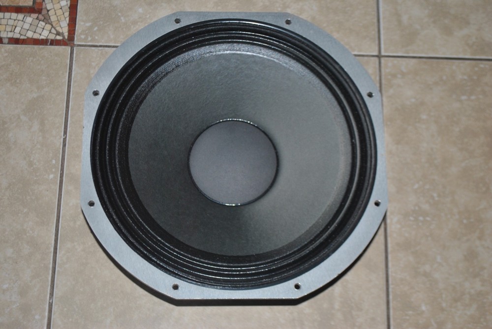 peevey sp-15825 speaker