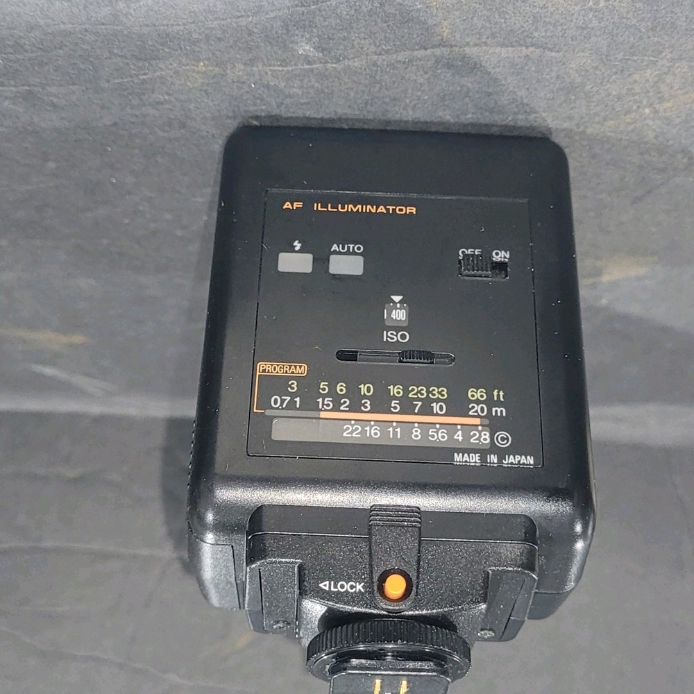 Quantaray Q280AF Model C Automatic Electronic Flash. Mint In Box.