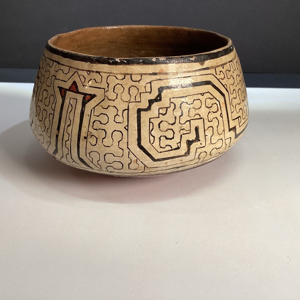VTG Shipibo-Conibo Pottery Bowl geometric pattern Peru