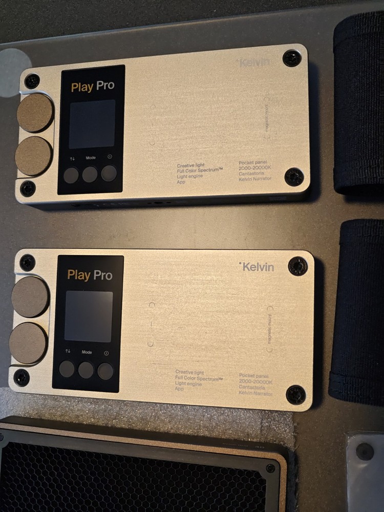 Kelvin Play pro Portable Light Panel x2