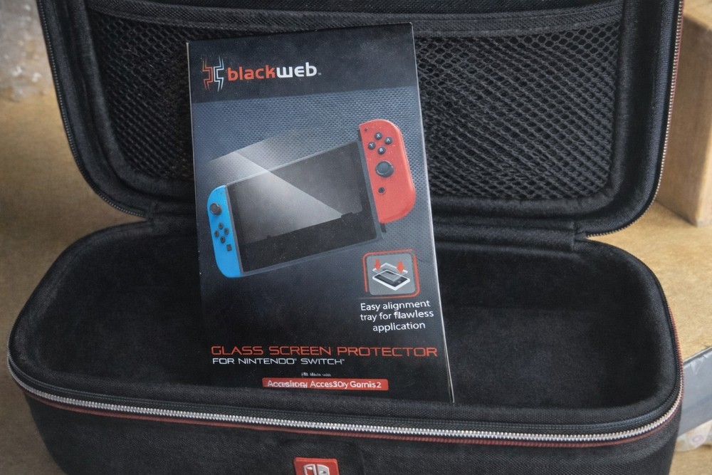 Screen Protector For Nintendo Switch And Carrying Case & Yoshi Controller