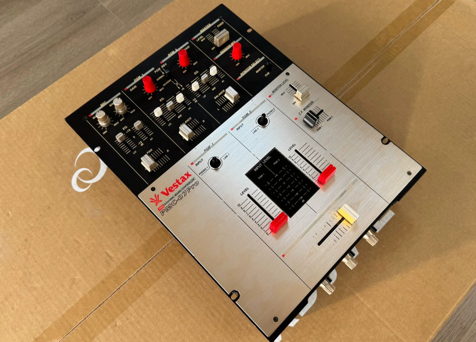 1pcs Vestax PMC-07PRO Mixing Console