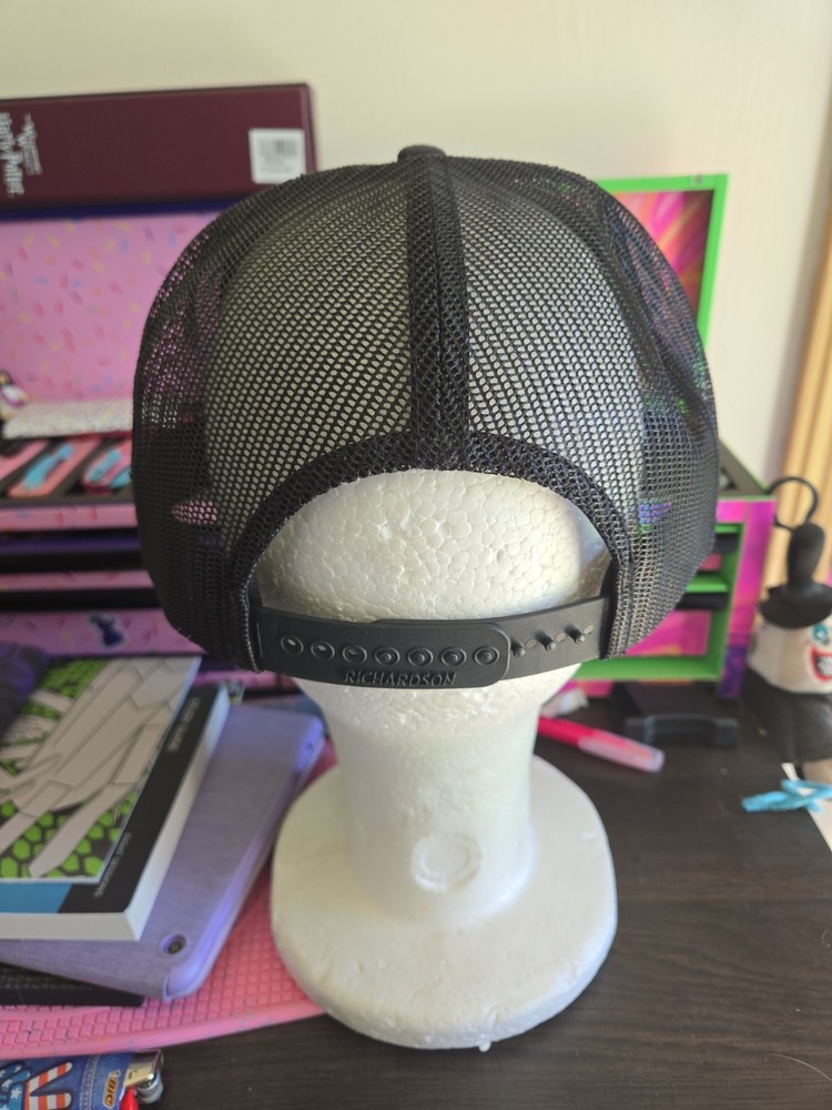 We Knife Exclusive Hat Blach Mesh Richardson Snapback