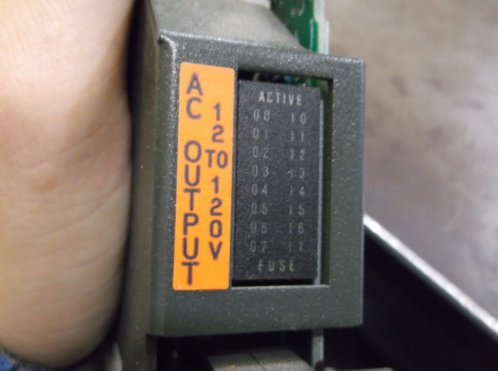 ALLEN BRADLEY 1771-OAD AC OUTPUT MODULE PLC (856)