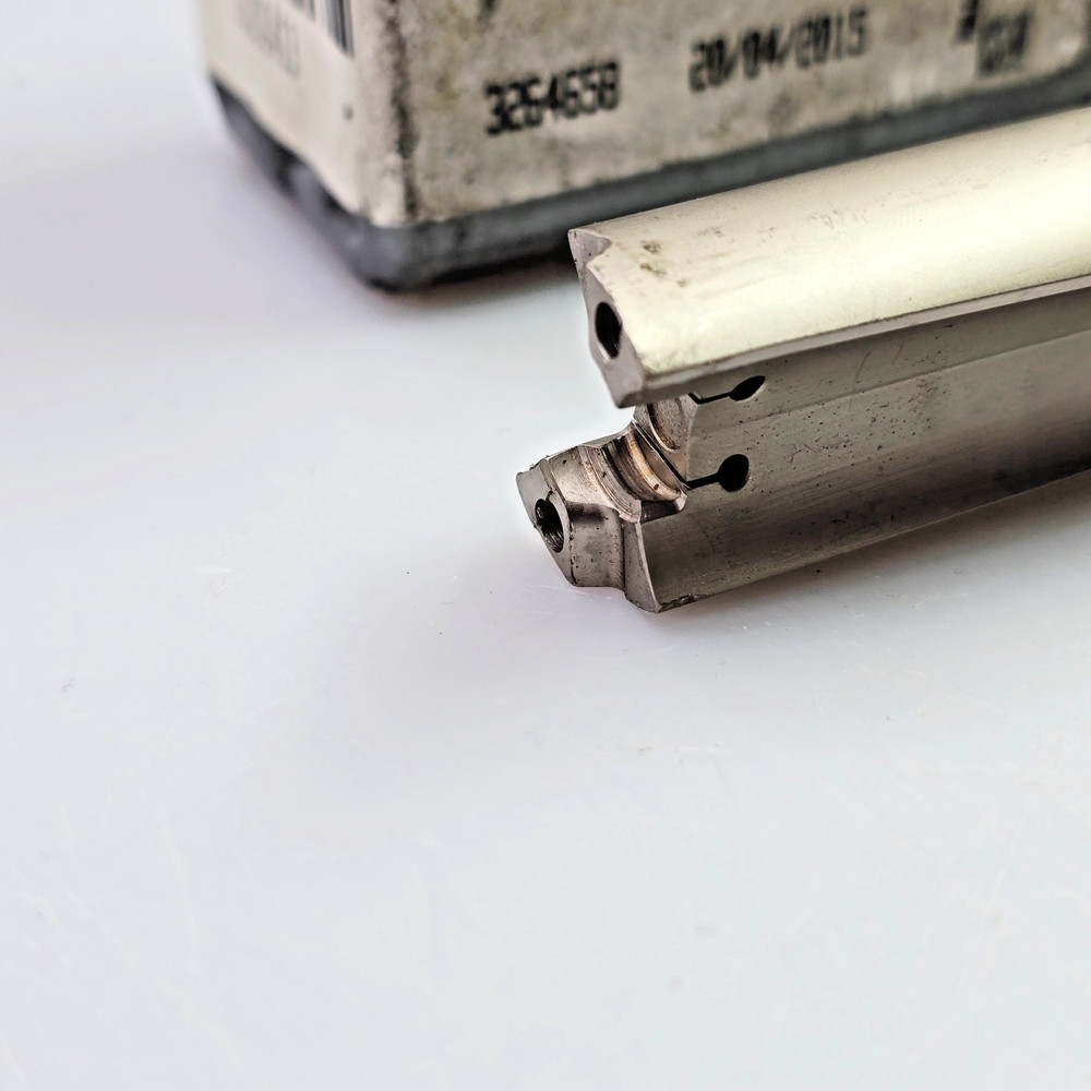 Iscar DCM 0866-693-100A-8D (0.866" - 0.901") Indexable Drill Inserted Cham-Drill