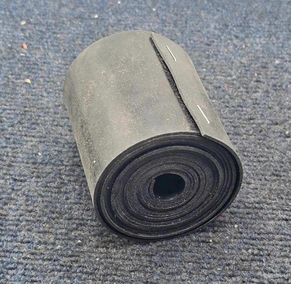 45 001: 8Ft Soft Rubber Sheet Rolls Black