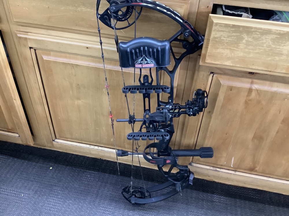 PSE EVO XF30 Right Handed Black Compound Bow