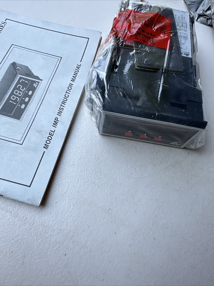 RED LION CONTROLS IMP23103 PROCESS METER NEW