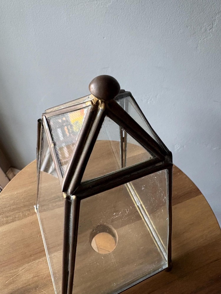 Vertical Glass/Metal Box