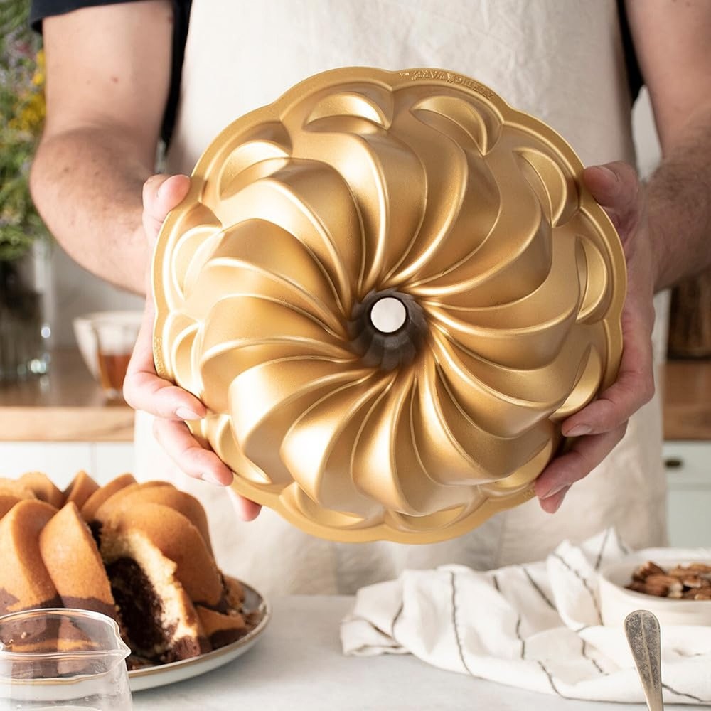 Nordic Ware Pirouette Bundt