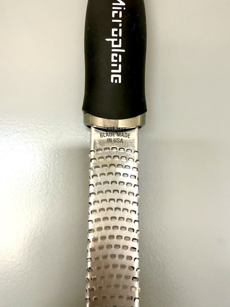 Microplane Classic Zester/Grater Black Stainless Steel (Hard Handle)