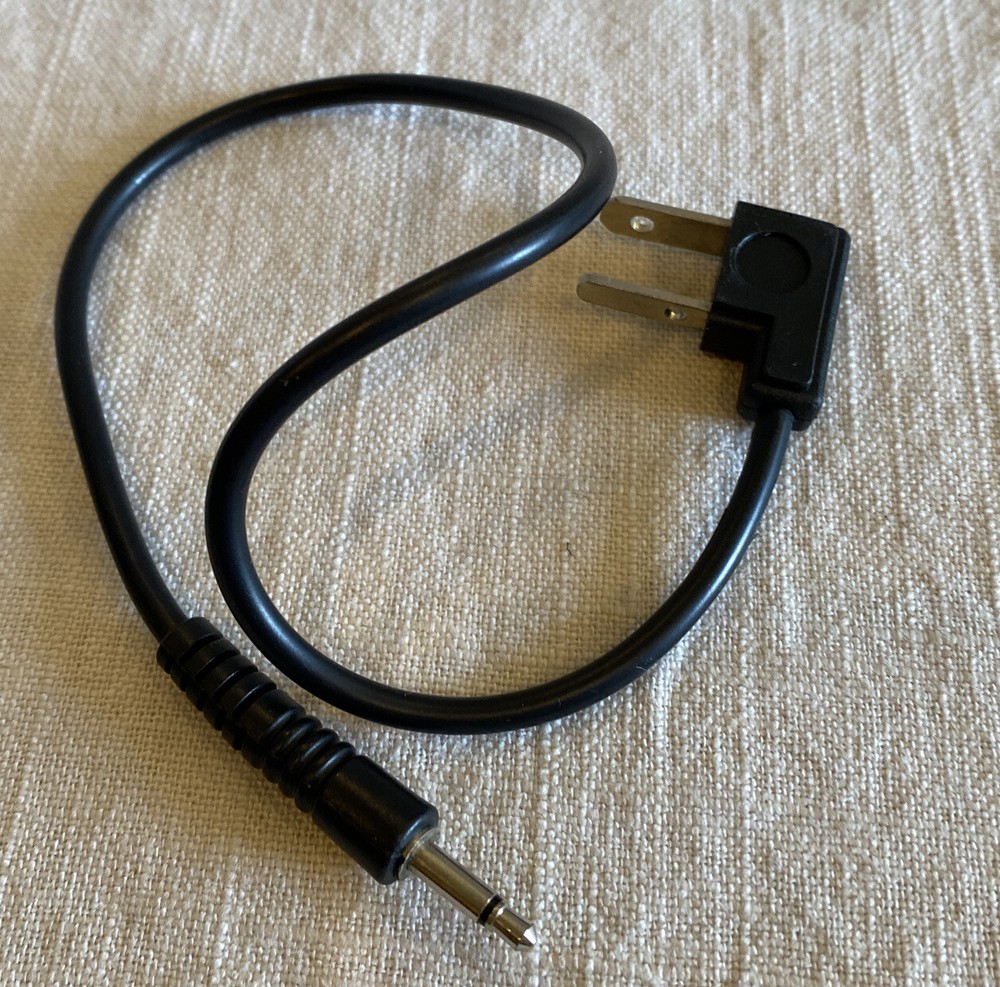 Pixel King Wireless TTL Flash Trigger 2 Transmitter & 1 Receiver for Canon, Nice