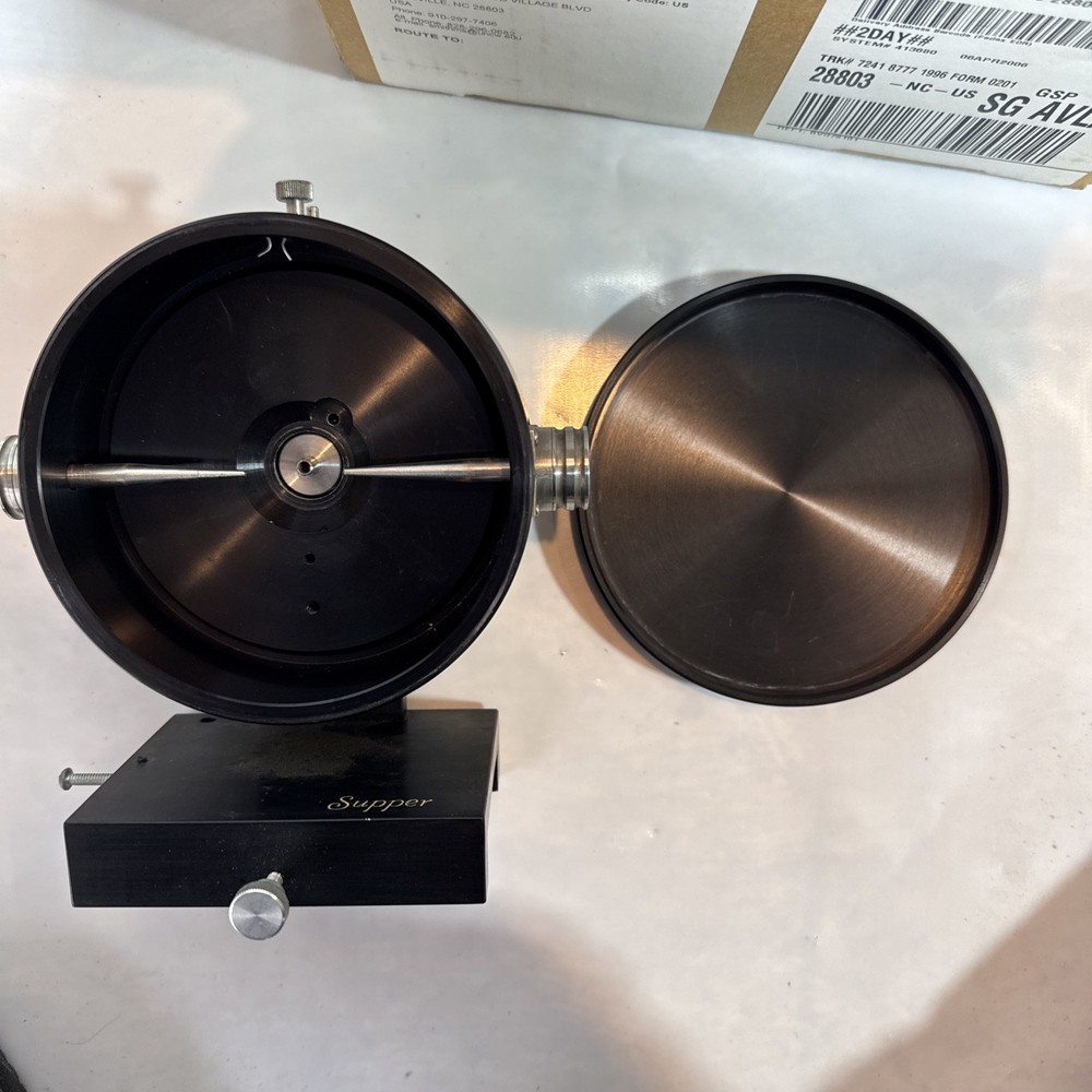 X-ray diffraction powder camera lens