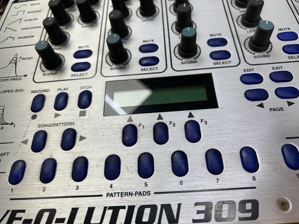 Quasimidi Rave-O-Lution 309 Machine