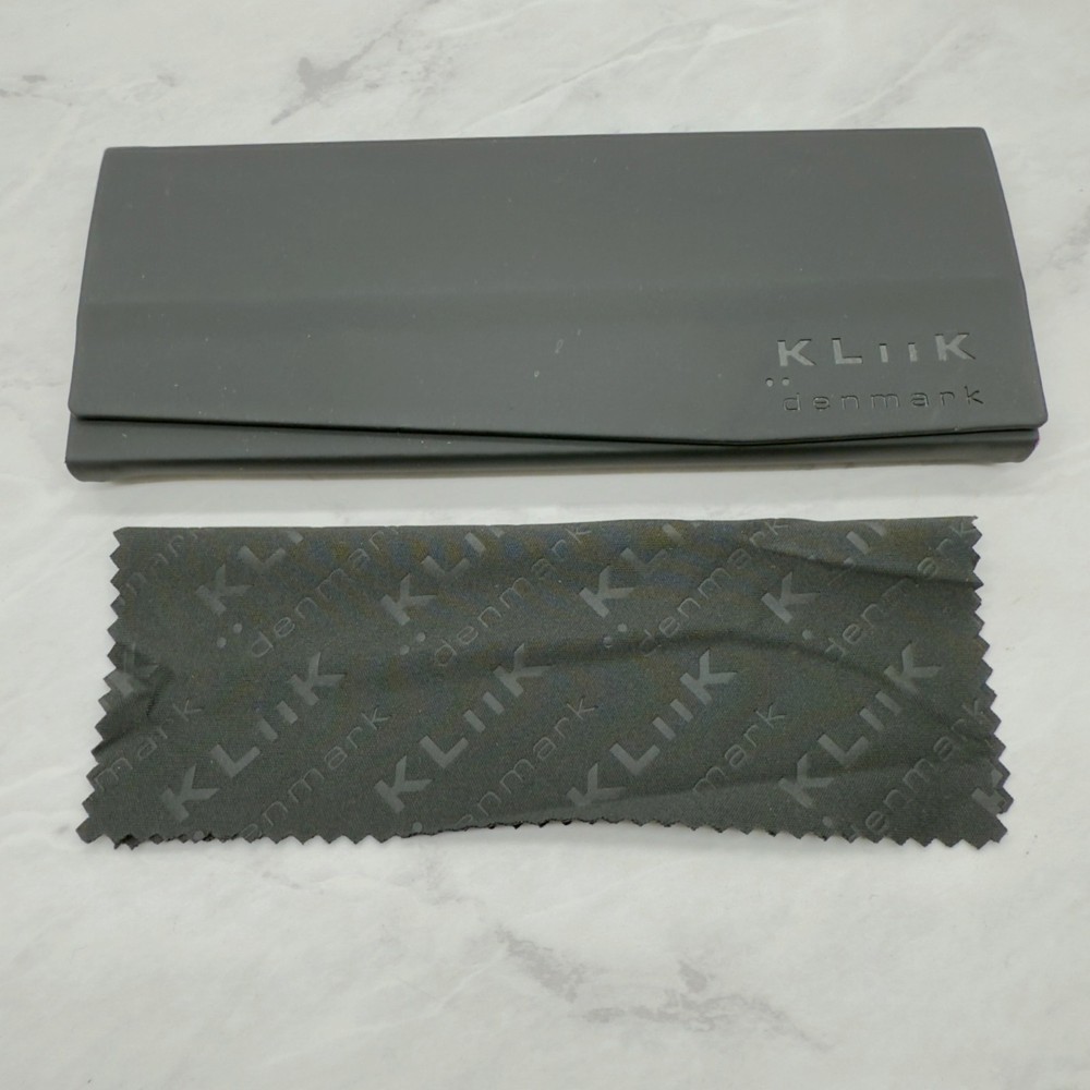 Kliik Denmark Black Tri Fold Triangle Shape Case Red Inner Lining Cleaning Cloth