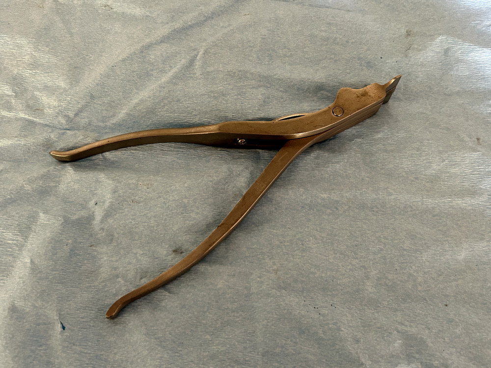 Three Prong Cast Spreader