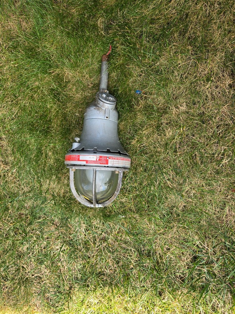 HAZARD & EXPLOSION PROOF LIGHT