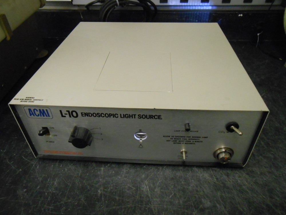 ACMI L-10 ENDOSCOPIC LIGHT SOURCE