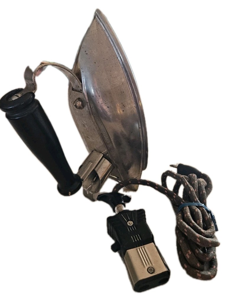 Vintage Iron With Removable Cord *Tested & Works*