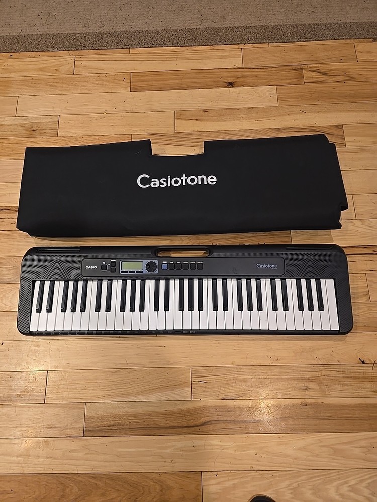 Casio Casiotone CT-S190 portable electronic keyboard.