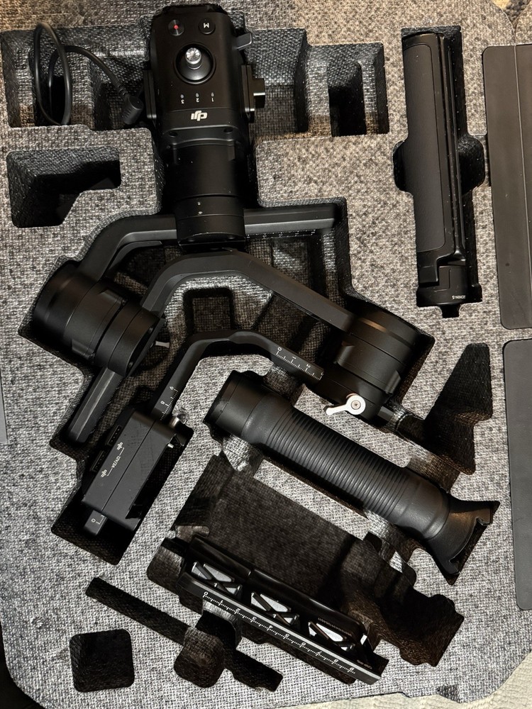 DJI Ronin-S 3-Axis Camera Gimbal Stabilizer Essentials Kit w/ Focus Wheel