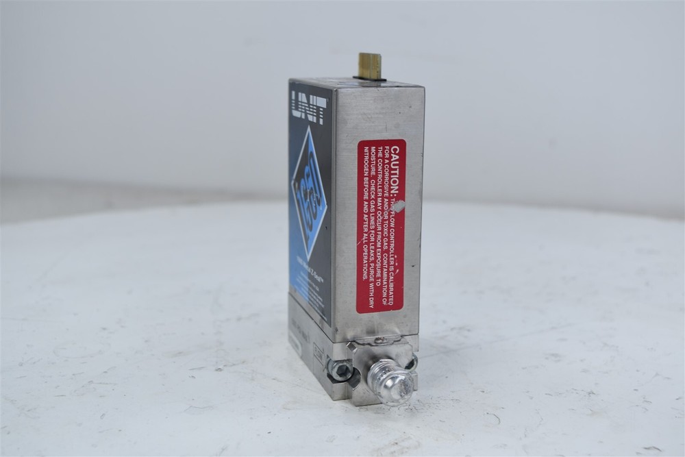 UNIT UFC-1660 RANGE 200 SCCM H2 MASS FLOW CONTROLLER