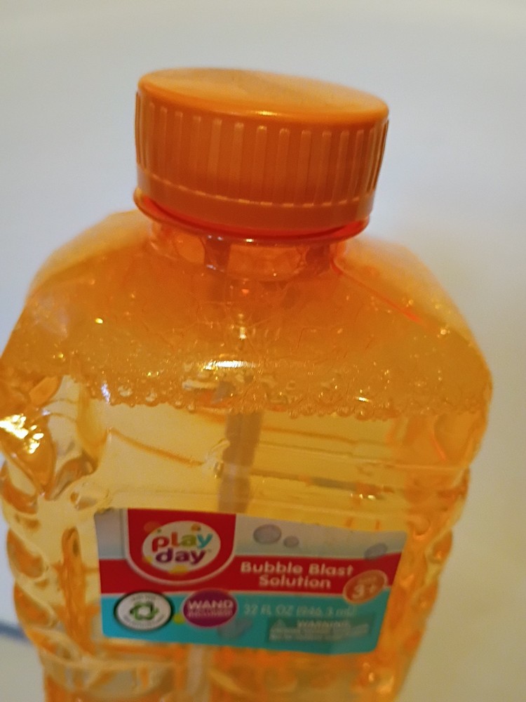 Play Day Bubble Blast Solution (32oz Total)