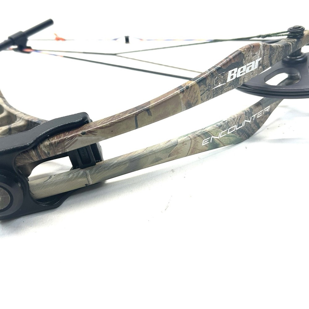 Bear Encounter Bow RH 27-32" / 60lbs.
