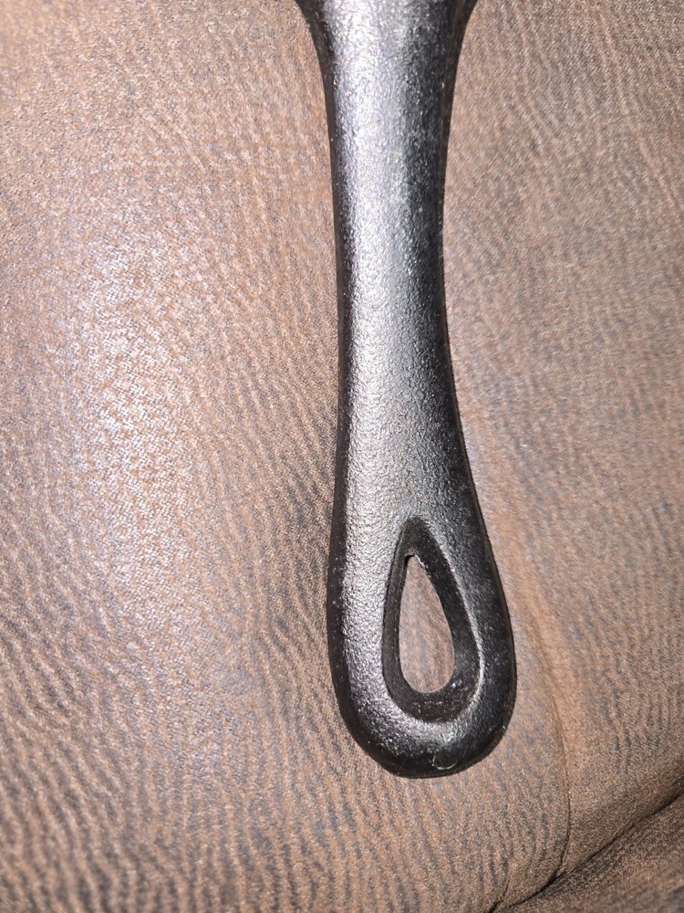 Vintage Valor Oval Skillet