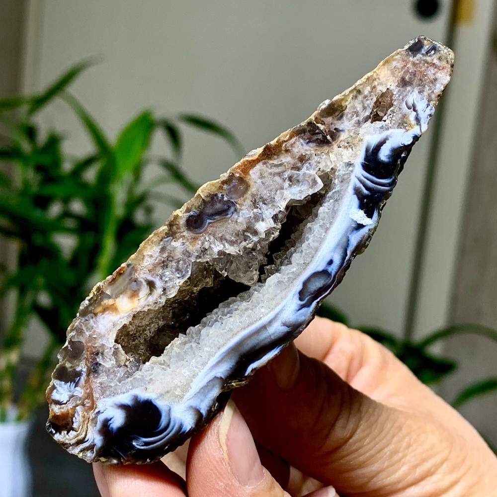103G Natural agate geode quartz cluster crystal specimen Healing