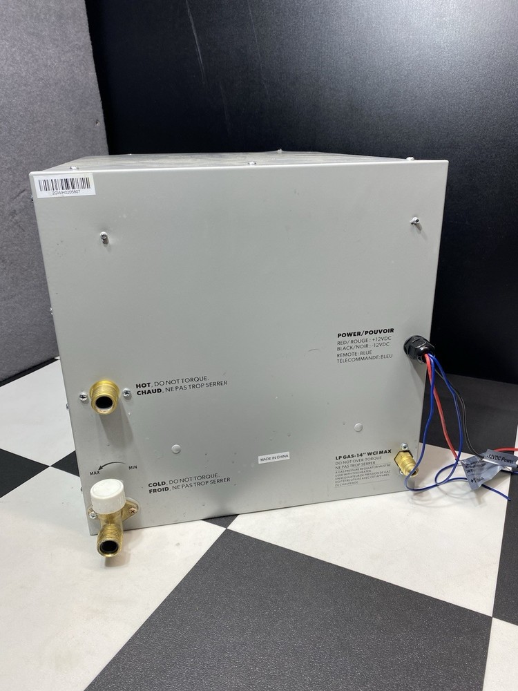 GIRARD 2GWHAM Tankless Water Heater For Parts Or Repair Only