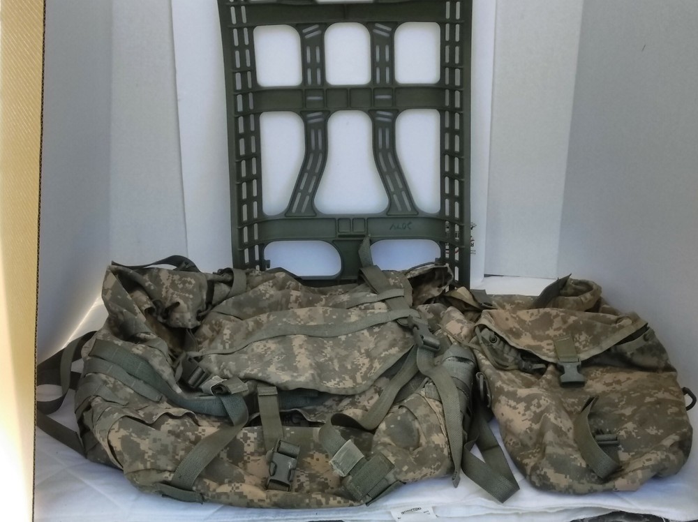 RUCKSACK ACU LARGE , and 2 SUBPAK POUCHES & FRAME