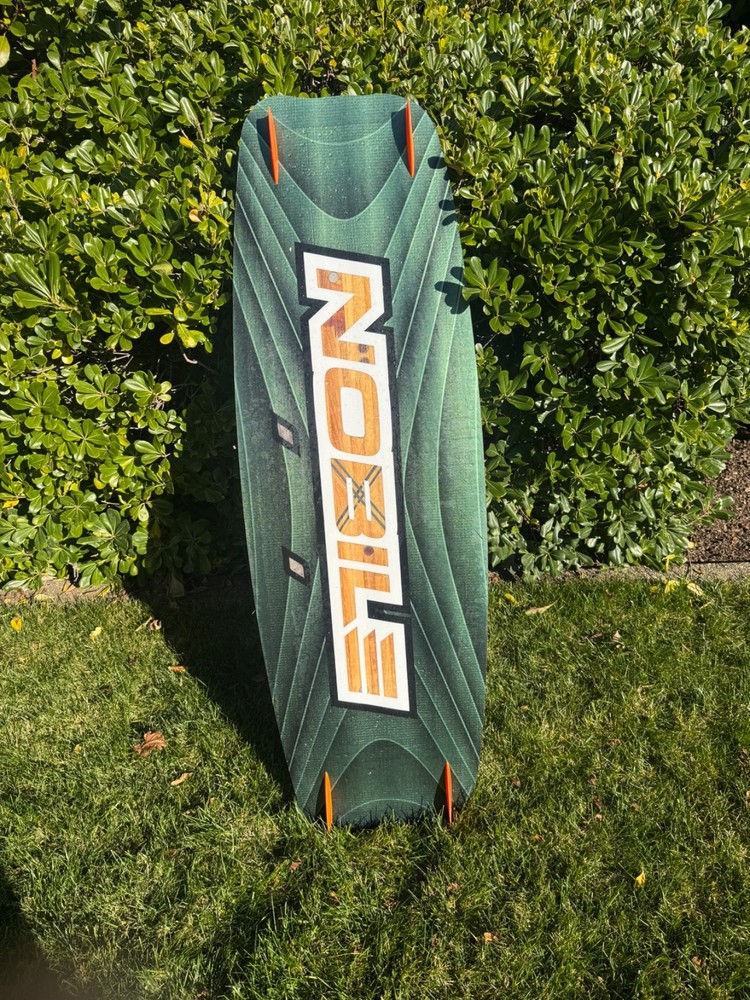 kiteboarding kites, lines, harmesses and board