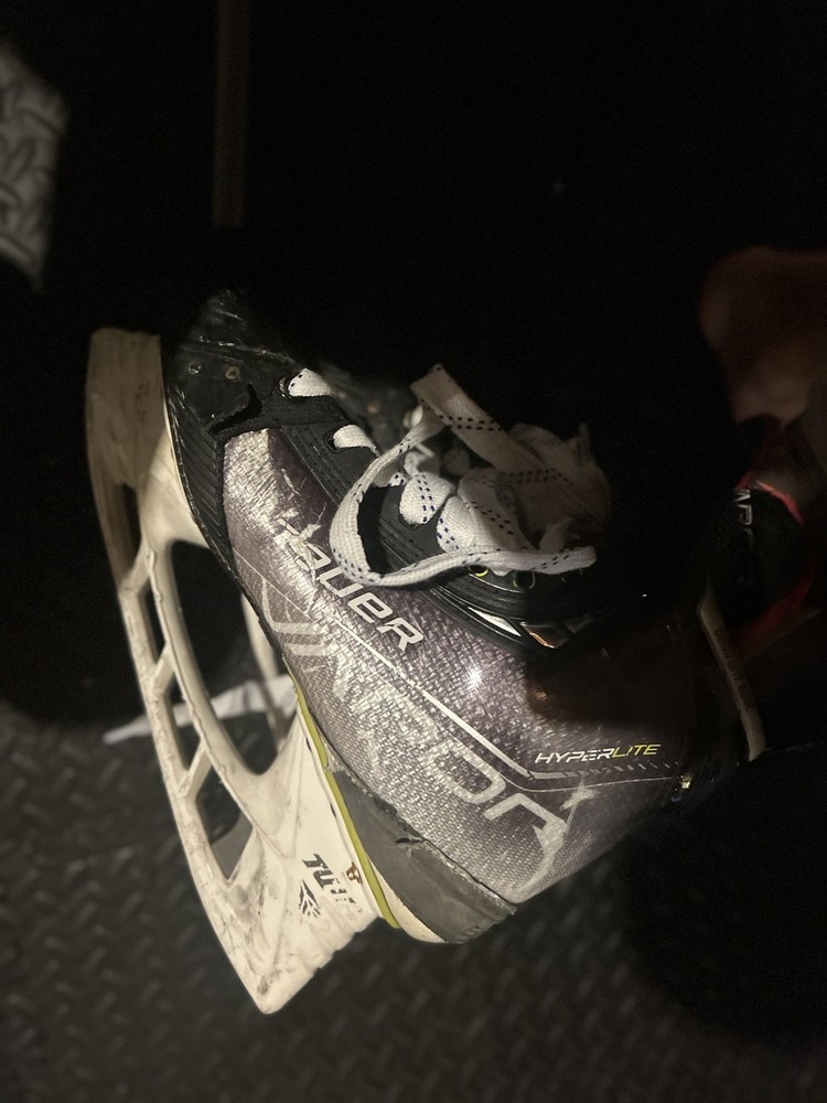 Bauer Hyperlite Skates