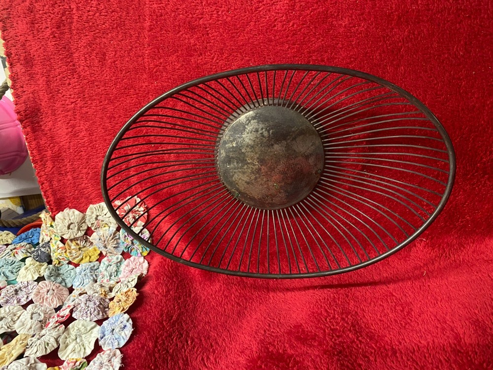 Vtg Silverplate Oval Open Wire Design Basket